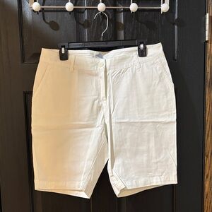 Tommy Bahama White Bermuda Shorts with Side Pockets